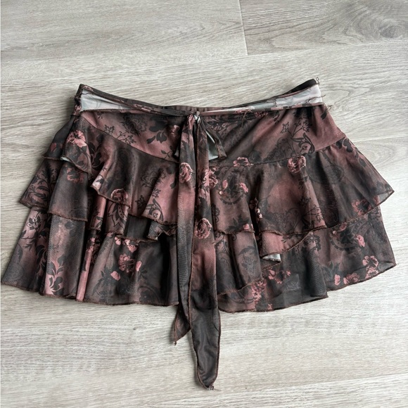 Floral semi sheer skirt and top Two-Piece Set - Picture 5 of 8